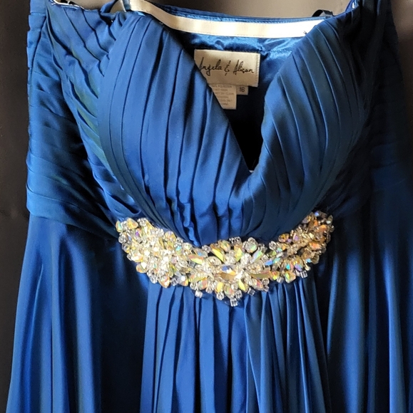 Angela & Alison Graduation Dress - Picture 4 of 7